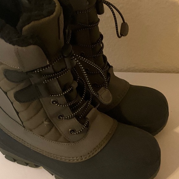 All in Motion Black and Dark Gray Kids Boots - Picture 4 of 4